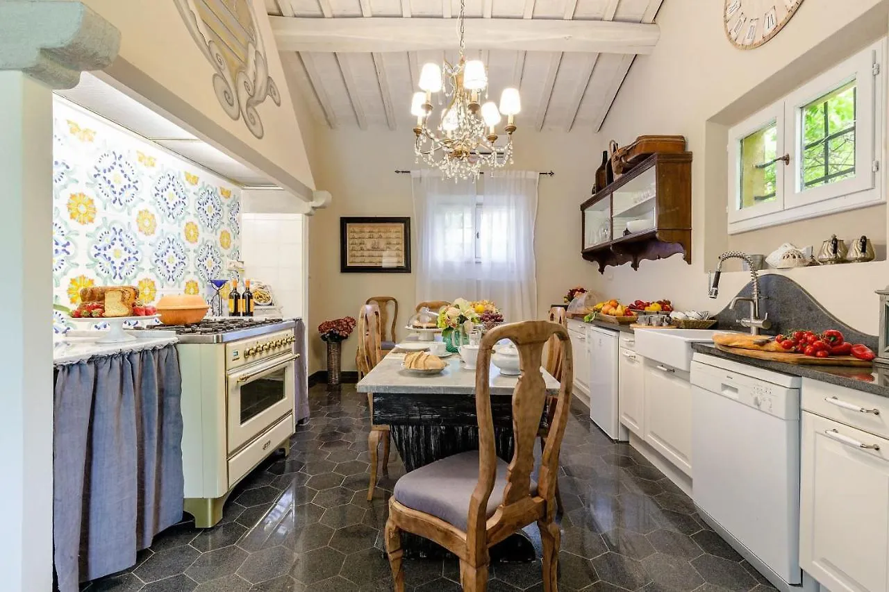 Cottage Nanni, Romantic And Luxury With Pool Pescia İtalya